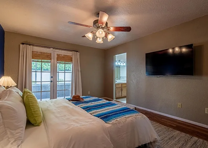 Cozy Winter Getaway Heated Pool L Family Friendly